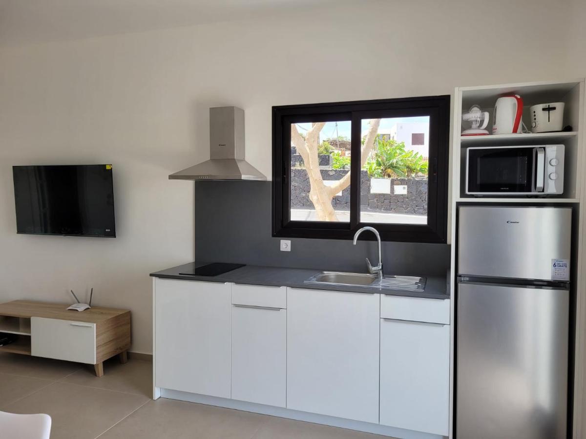 Apartamentos Falcon Tinajo Extérieur photo